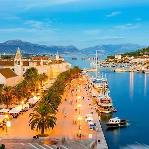 Mimoza , Trogir Croatie