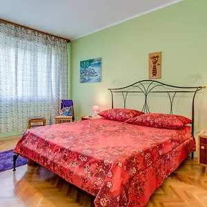 Appartement A Quiet With Balcony In, Split